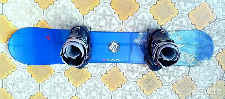 Сноуборд с ботинками