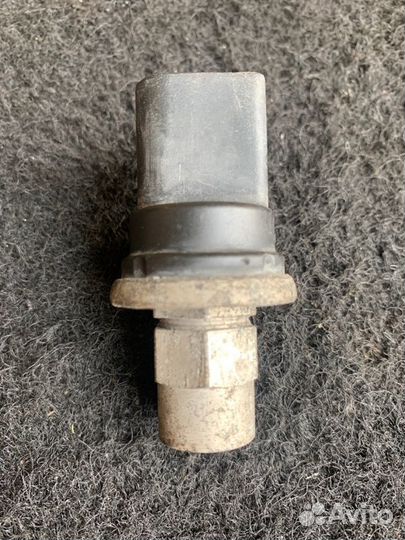 Датчик давления кондиционера Skoda Octavia 2 (A5)