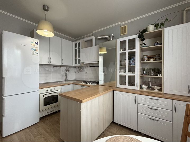 2-к. квартира, 58,4 м², 1/3 эт.