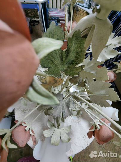 Люстра на 5 лампочек. Железо. Италия