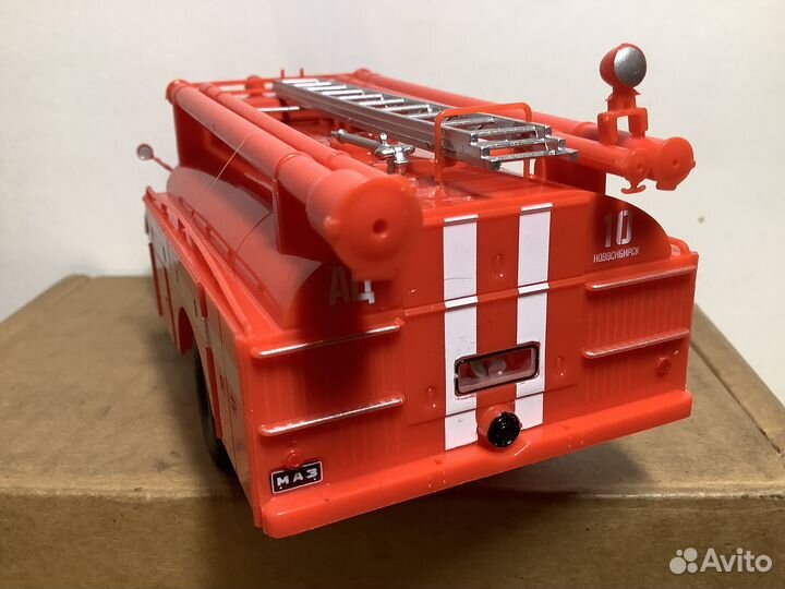 Модель автомобиля ац-30(205) 1:43 деа