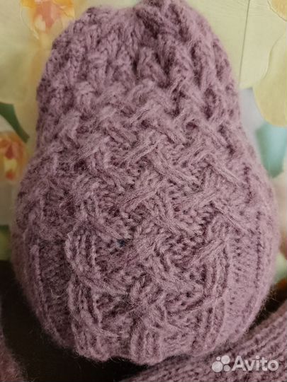 Вязаный комплект ручной работы