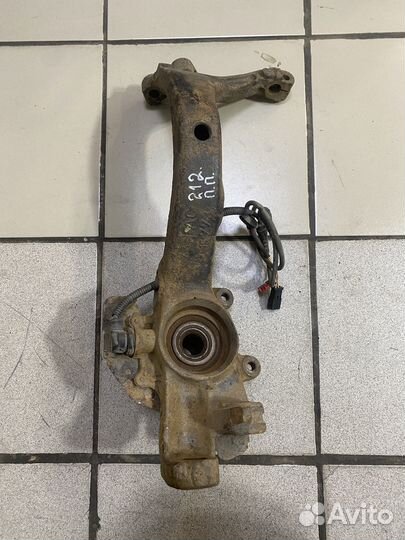 Поворотный кулак передний правый Audi A4 B5