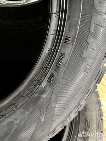 Pirelli Formula Ice FR 215/60 R16 99T