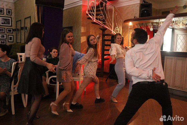 Ведущая /Ведущий /Тамада