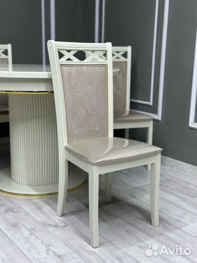 Комплект стол и стулья. Оплата при получении