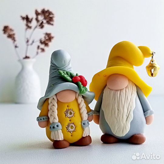 Декоративные гномы. Декор книжной и каминной полки