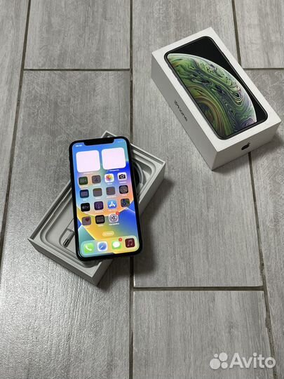 iPhone Xs, 64 ГБ
