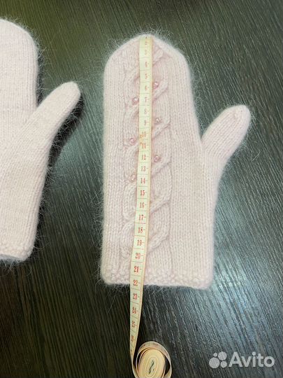 Варежки женские