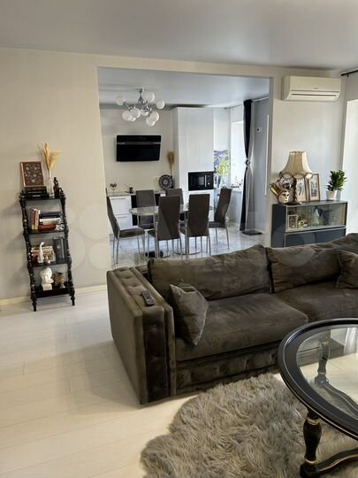 3-к. квартира, 103,2 м², 2/8 эт.