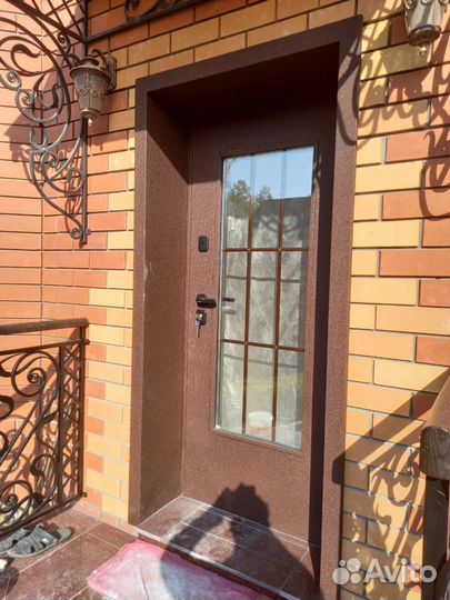 Дверь входная для частного дома