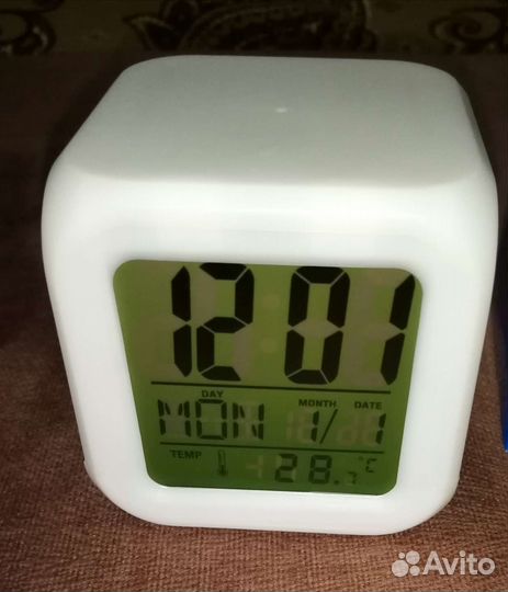 Будильник новый