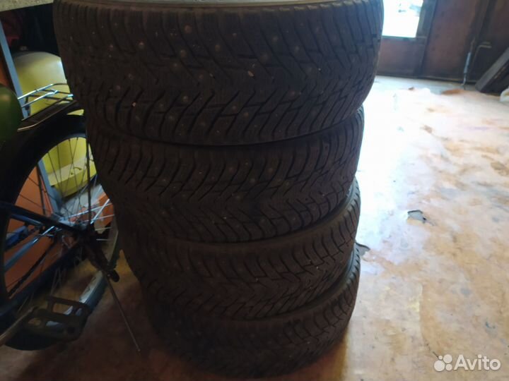 Nokian Tyres Hakkapeliitta 8 215/55 R17