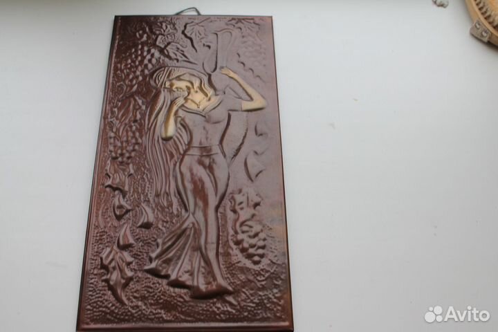 Чеканка из СССР девушка