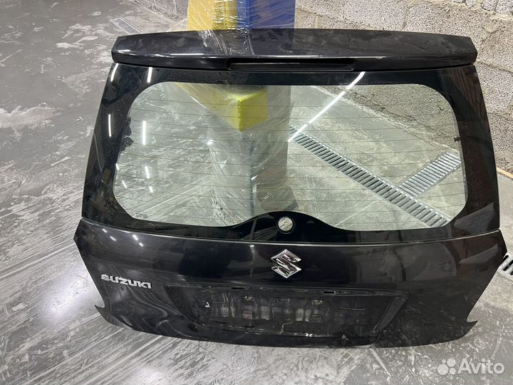 Заднее стекло suzuki sx4