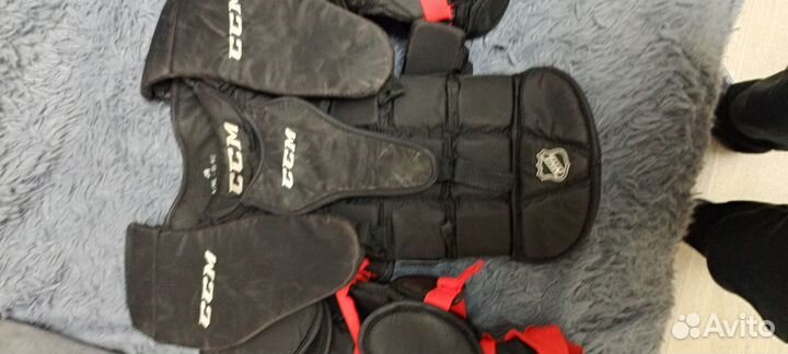 Вратарский нагрудник ccm jr