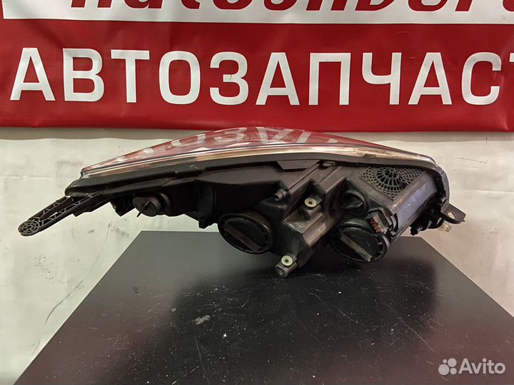 Opel Insignia A 2008-2013 фара передняя