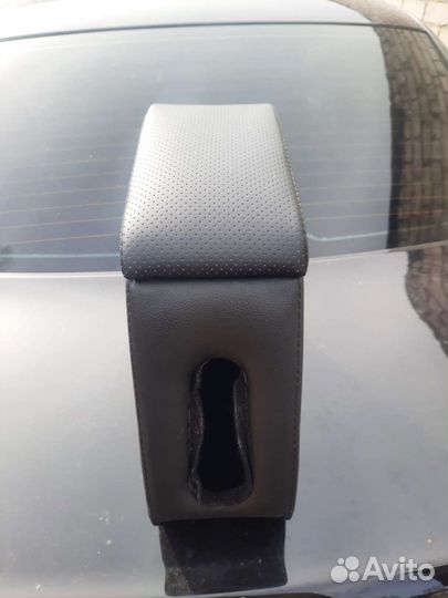 Подлокотник