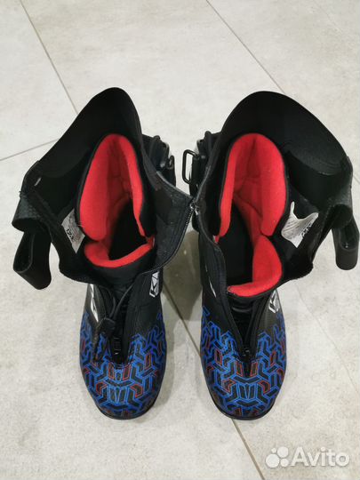 Лыжные ботинки размер EU-35. KV+ CH-7 skate