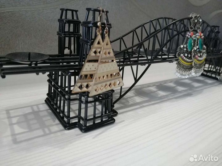 Подсвечник Мост Красный Куб