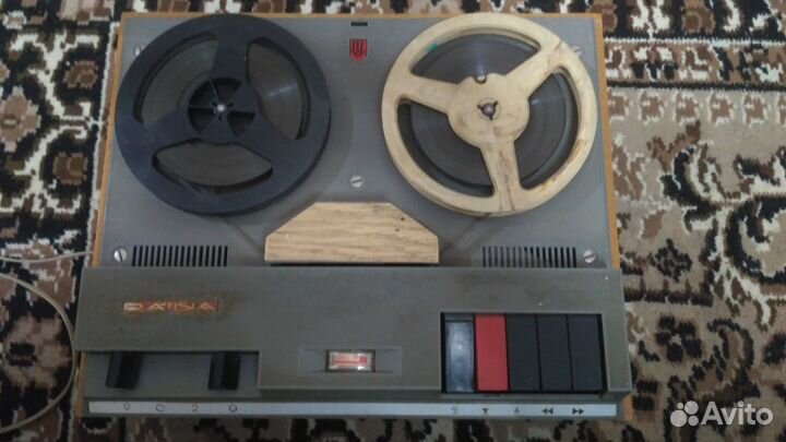 Катушечный магнитофон СССР 