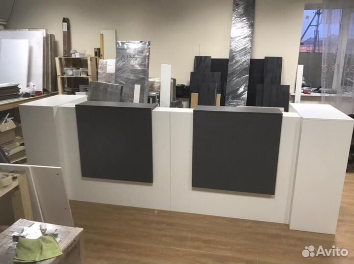 Стойка ресепшн