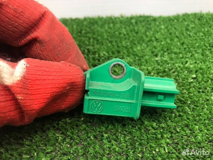 Датчик airbag Volkswagen Touran 1T cavc 2011