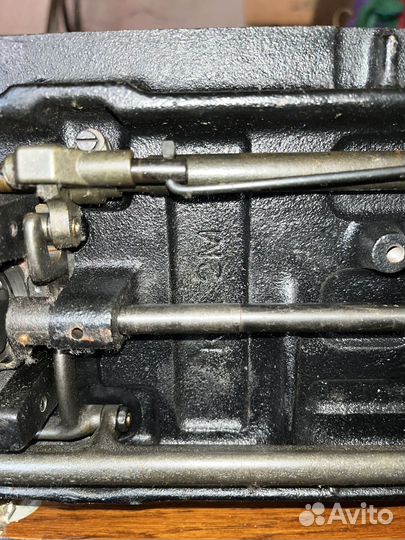 Швейная машина Чайка 115 ножная с тумбой