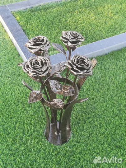 Кованая роза