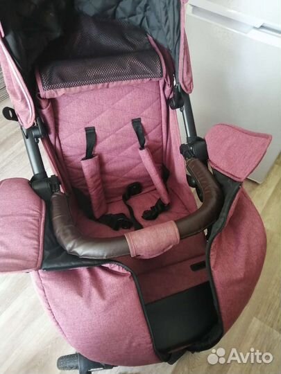 Прогулочная коляска bubago cross