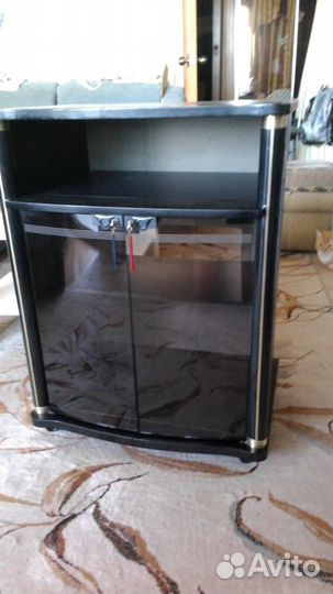 Тумба под телевизор.Отличное состояние