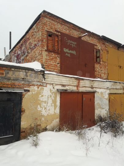 Гараж, > 30 м²