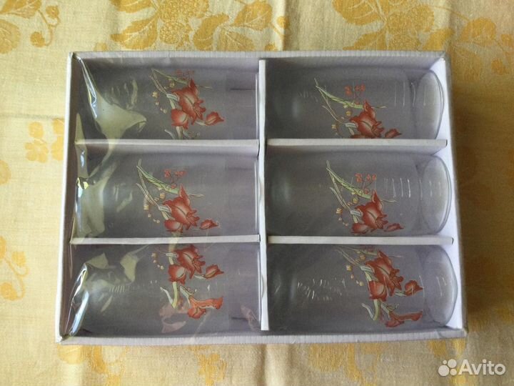 Новый набор стаканов для воды