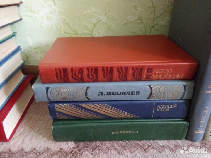 Книги в ассортименте