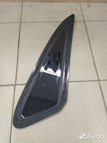 Форточка левая Приора