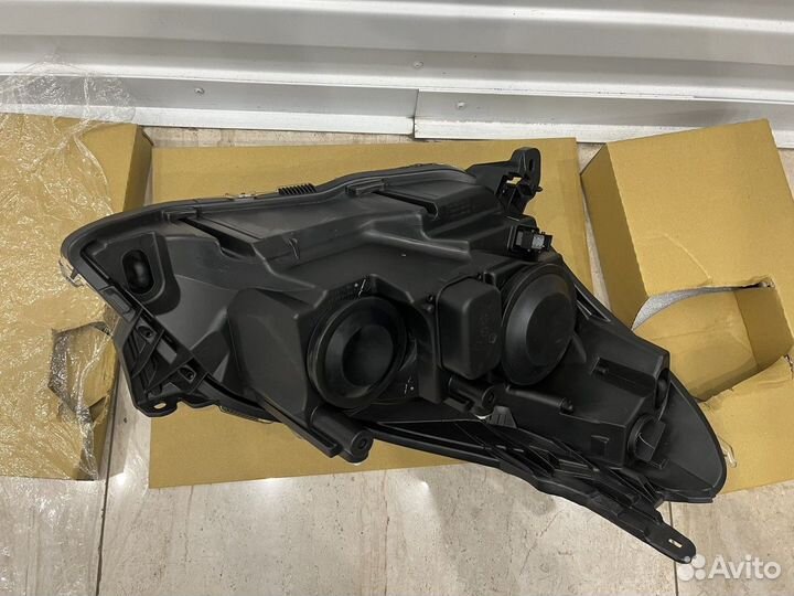 Фара правая / левая (Opel Astra)