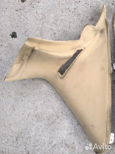 Обшивка задней стойки Volkswagen Phaeton(2023)