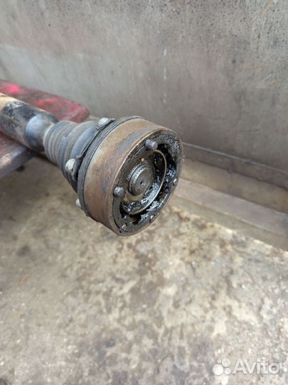Полуось правая Фольксваген Кадди 3. 1.4i 2005г