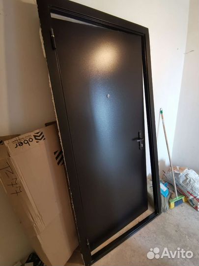 Дверь входная металлическая