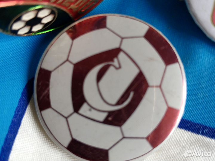 Значки футбольных клубов