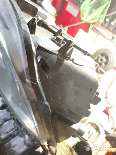 Адаптивная Фара правая volkswagen tiguan 2010 года