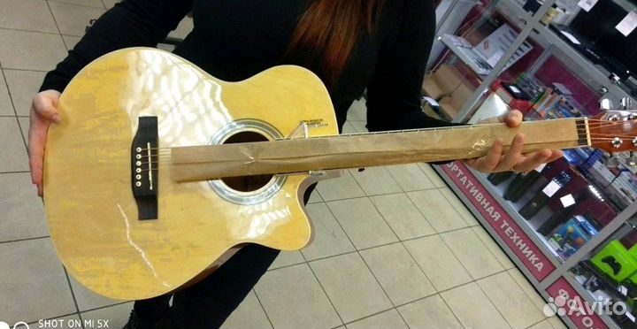 Гитара новая.Гитара Elitaro