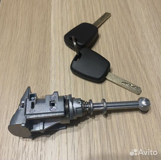 Личинка замка двери Citroen C4 Berlingo Partner
