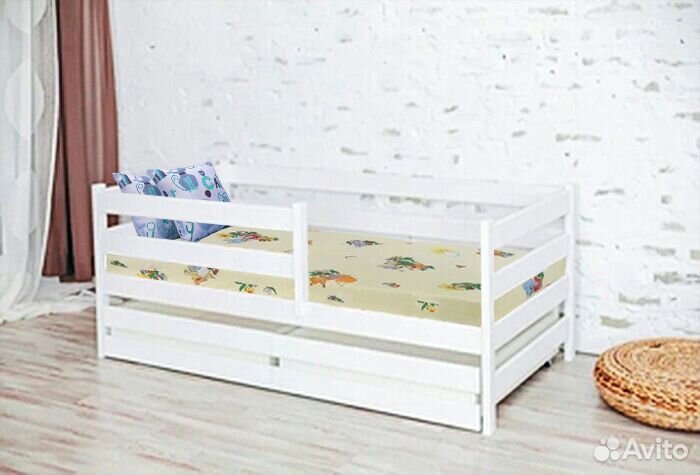 Кроватка детская с бортиком из массива софа эко