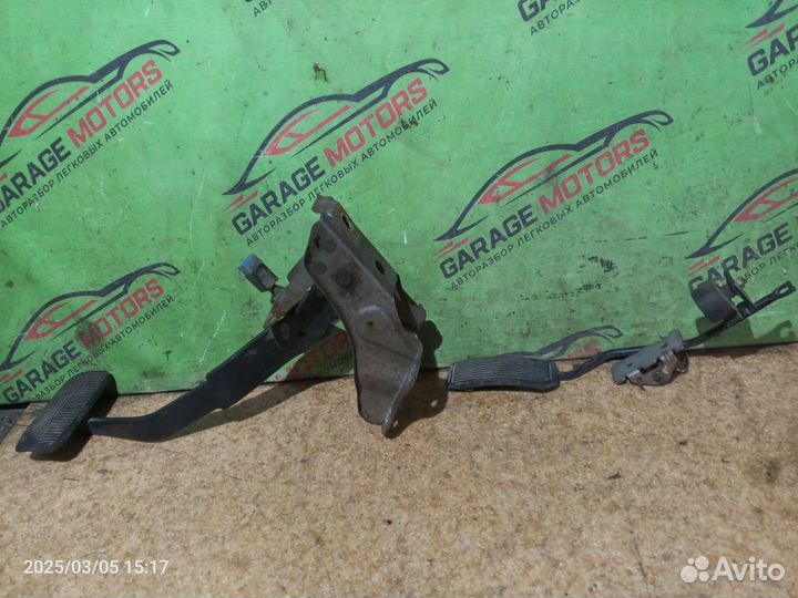 Педаль газа АКПП Nissan Cefiro A32 1994 VQ20