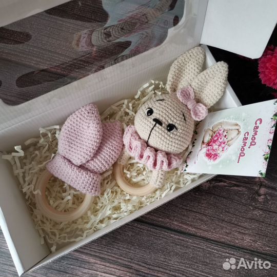 Погремушка/грызунок вязаные на деревянном колечке