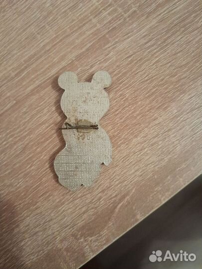 Значок брошь олимпийский мишка