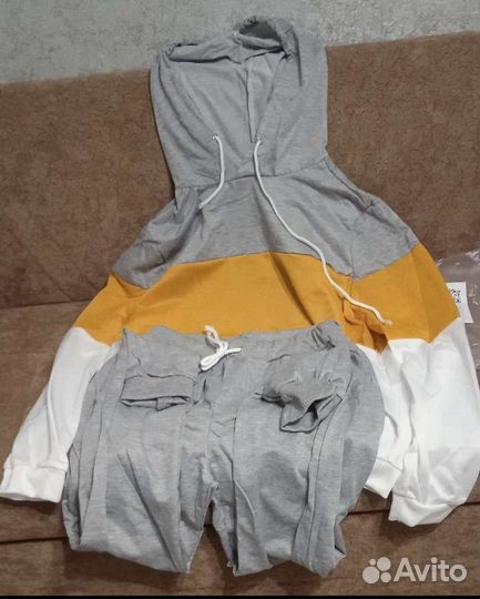 Спортивный костюм женский 42 44 новый