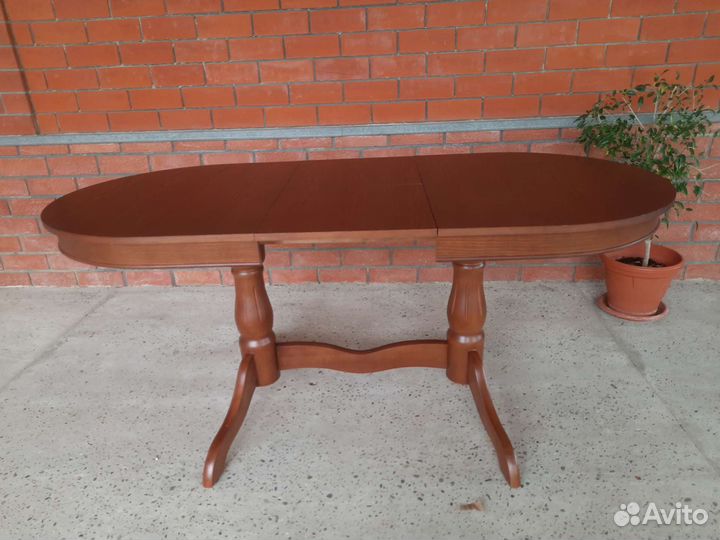 Стол обеденный