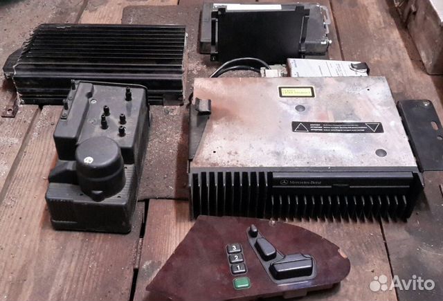 Сд-чейнджер и усилитель мерседес W140 рестайлинг